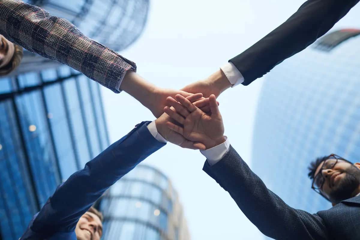 รวยแล้วทำไมต้องตั้ง "Holding Company"? เคล็ดลับส่งต่อความมั่งคั่งและเซฟภาษี